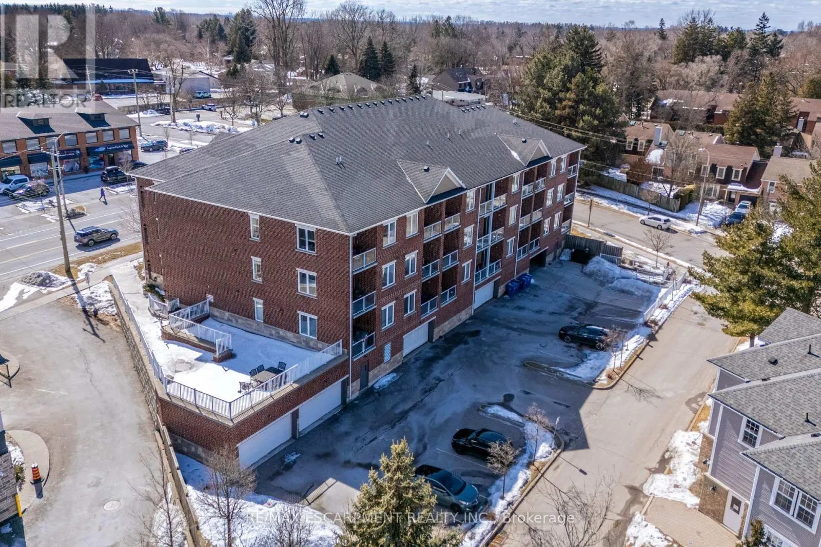 204 - 95 WILSON STREET W