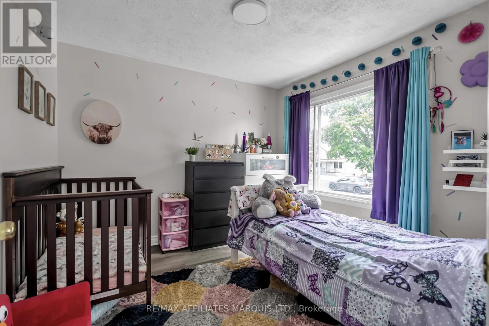 1102 LARIN AVENUE
