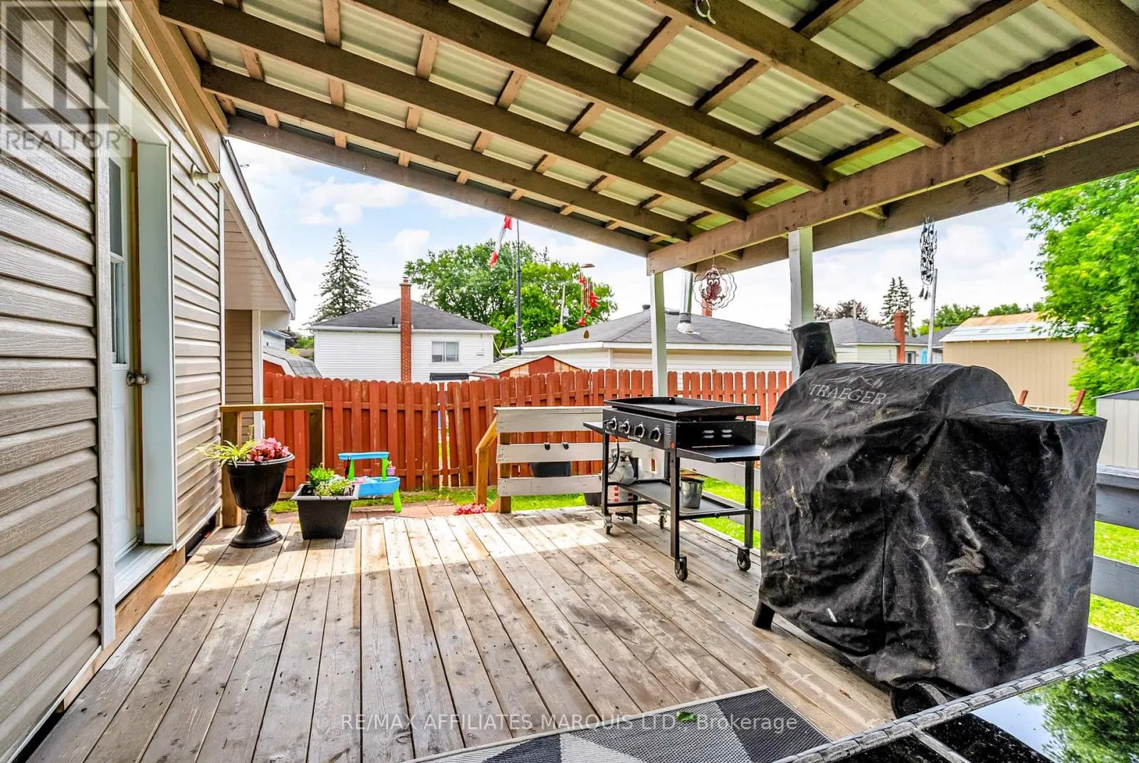 1102 LARIN AVENUE
