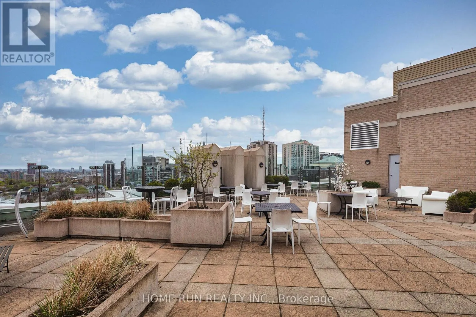 708 - 245 KENT STREET