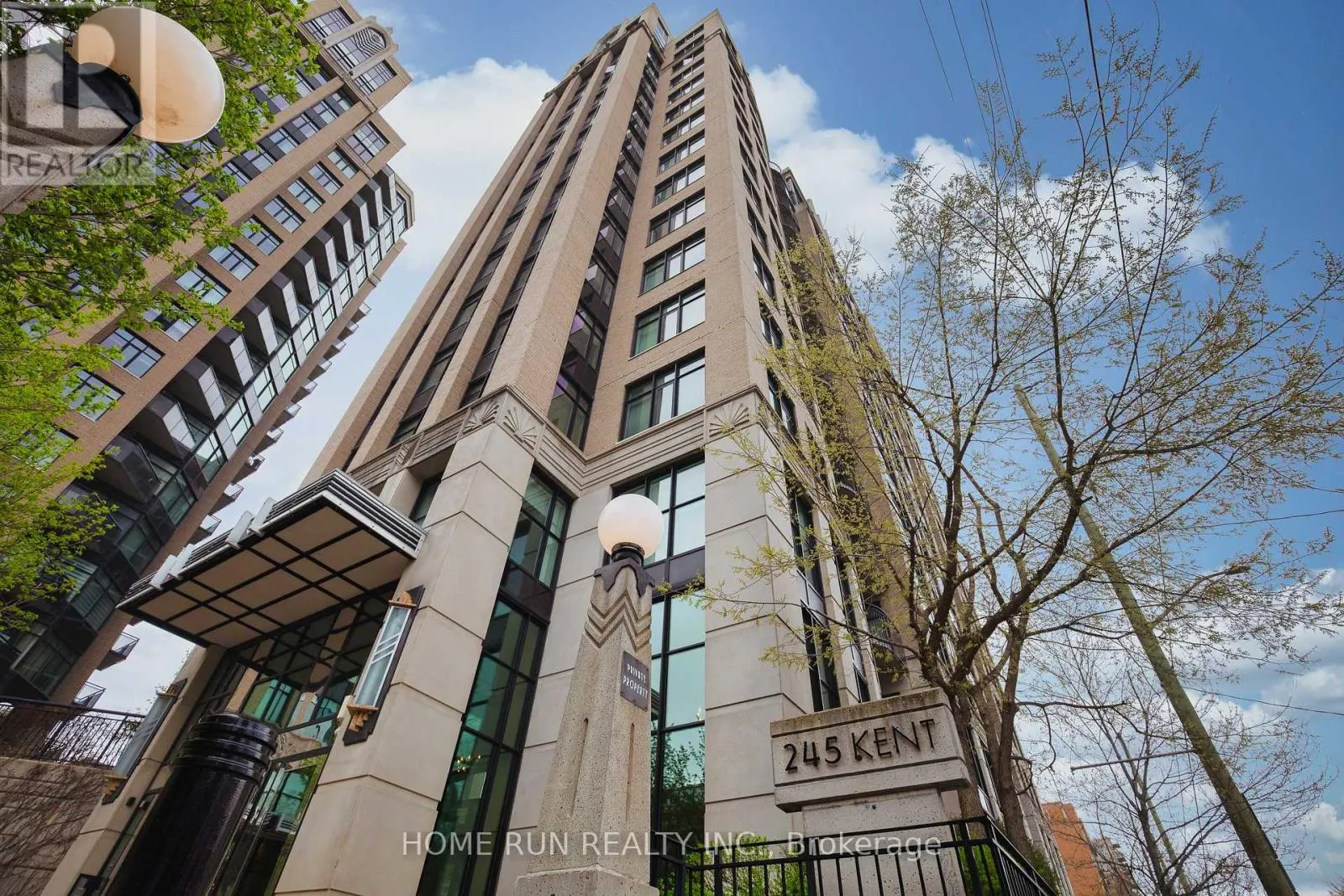 708 - 245 KENT STREET