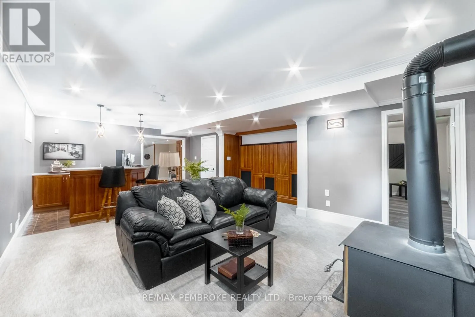 559 BLACK BAY ROAD