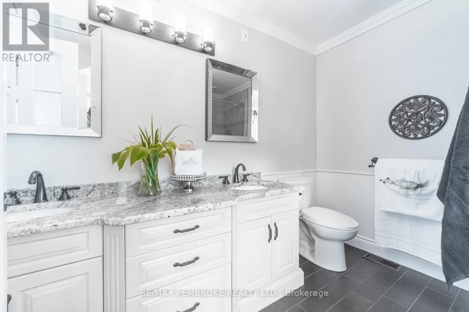 559 BLACK BAY ROAD