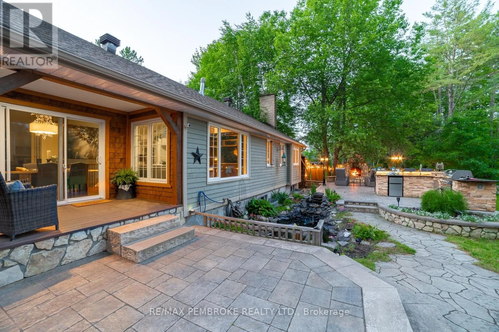 559 BLACK BAY ROAD