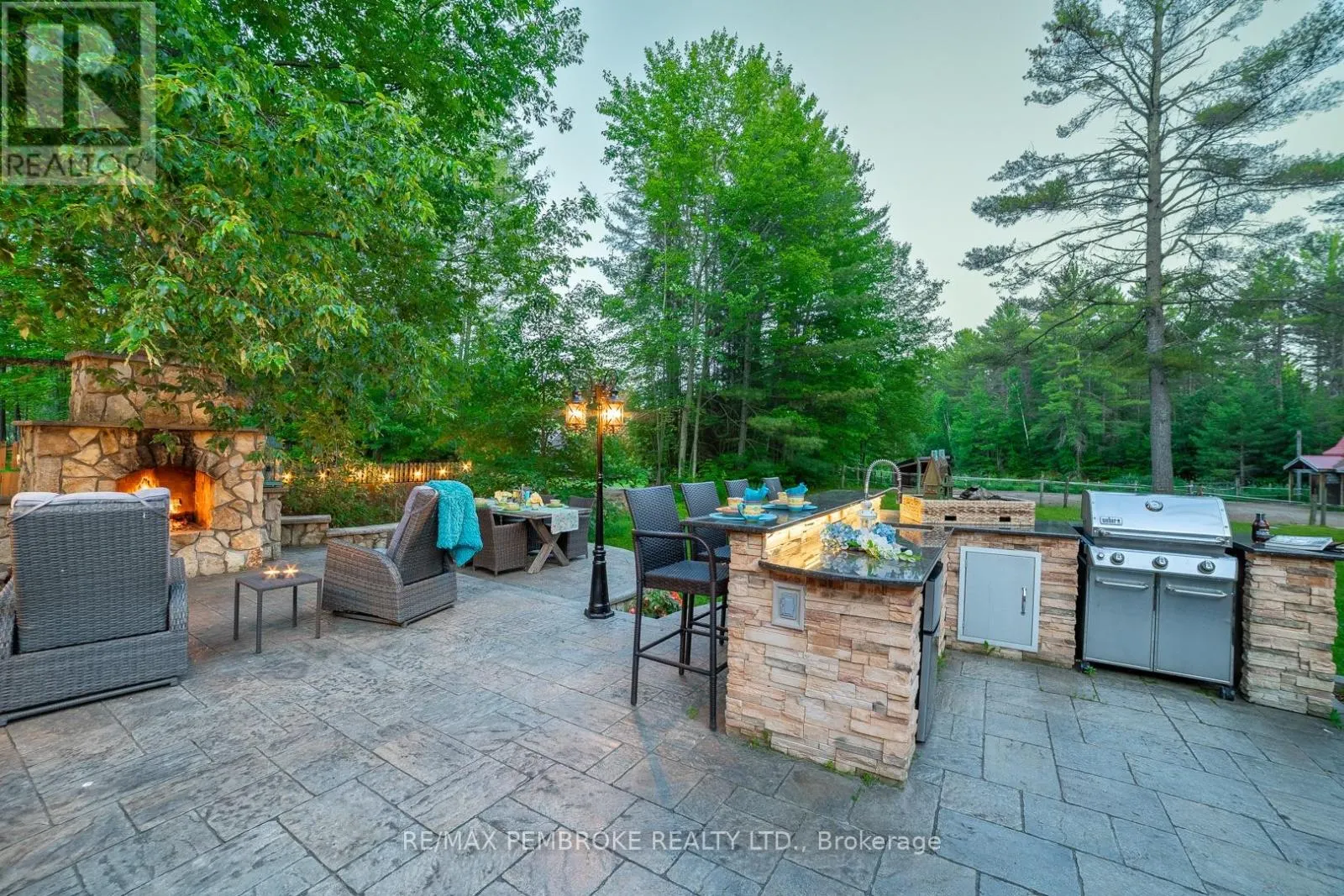 559 BLACK BAY ROAD