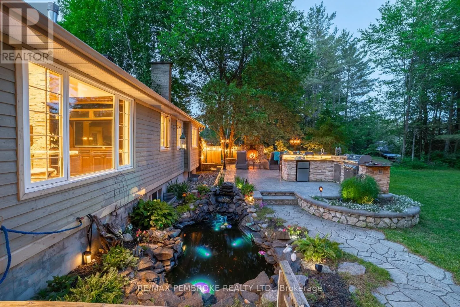 559 BLACK BAY ROAD