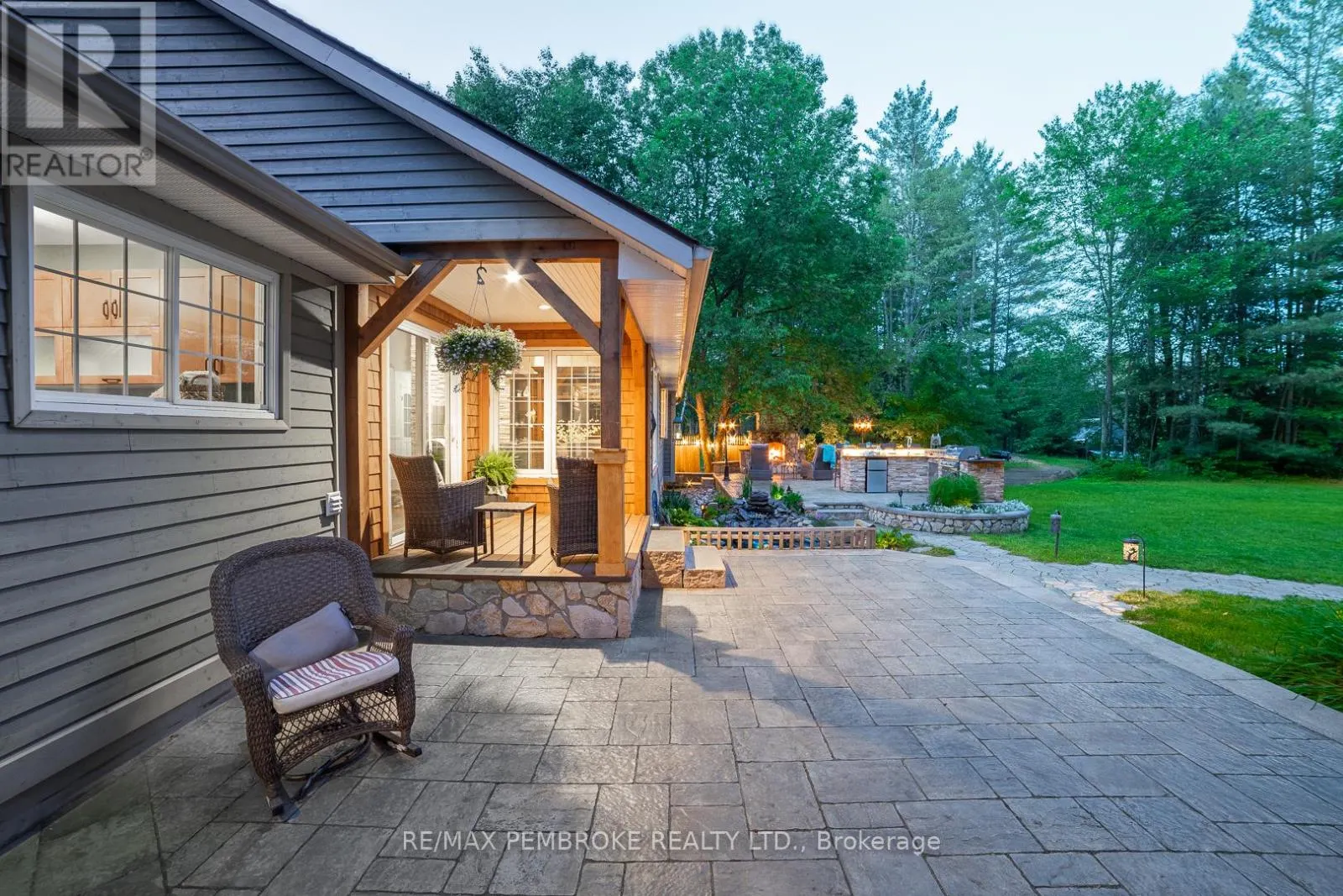 559 BLACK BAY ROAD