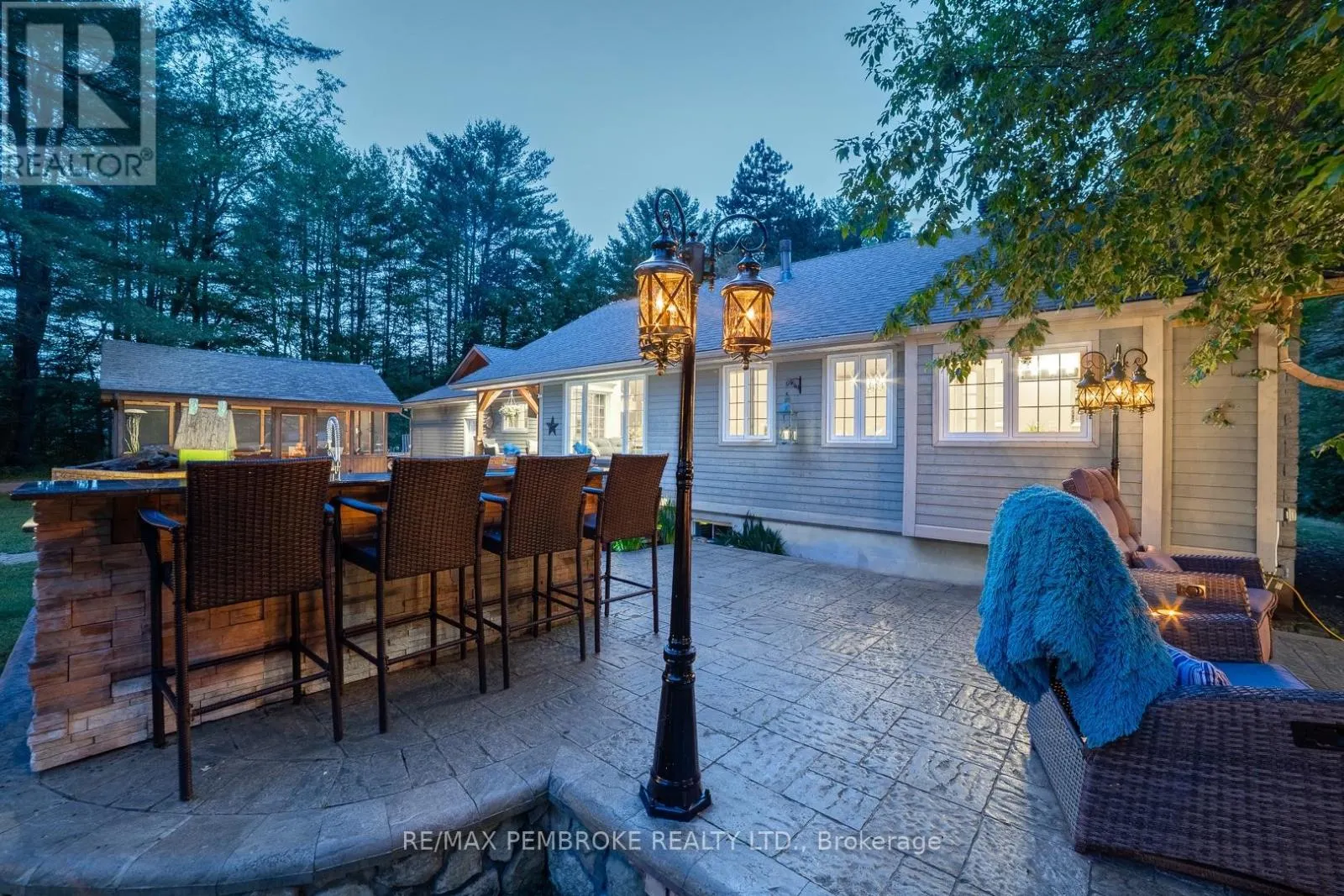 559 BLACK BAY ROAD