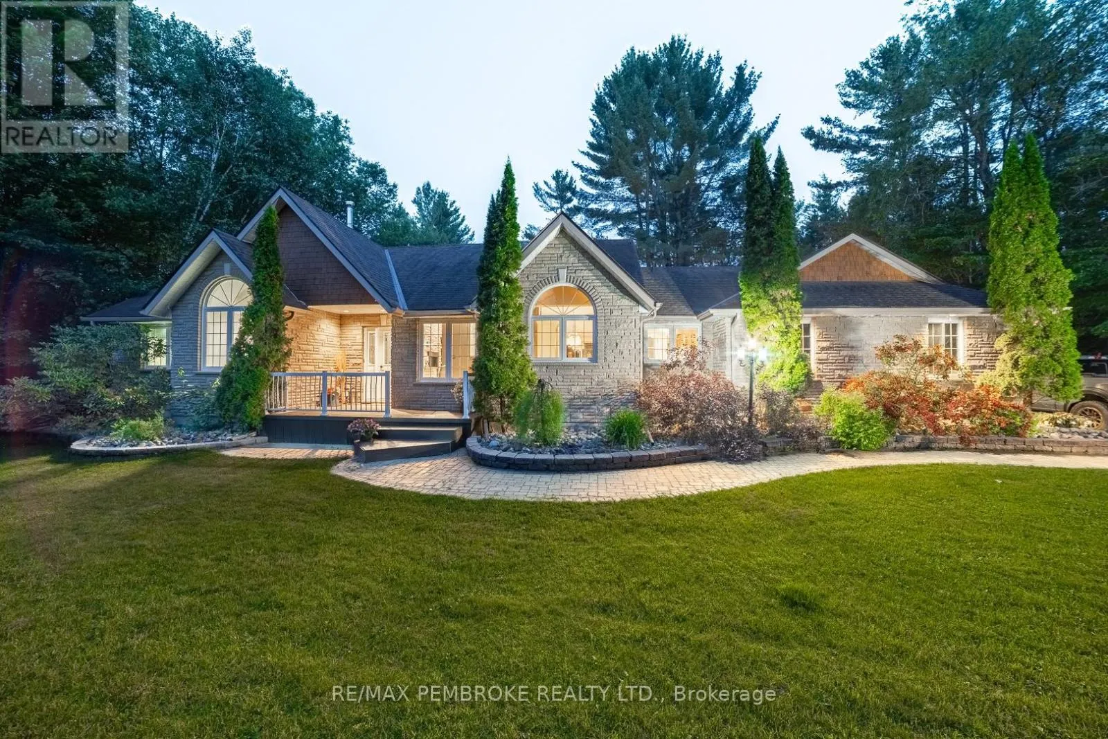 559 BLACK BAY ROAD