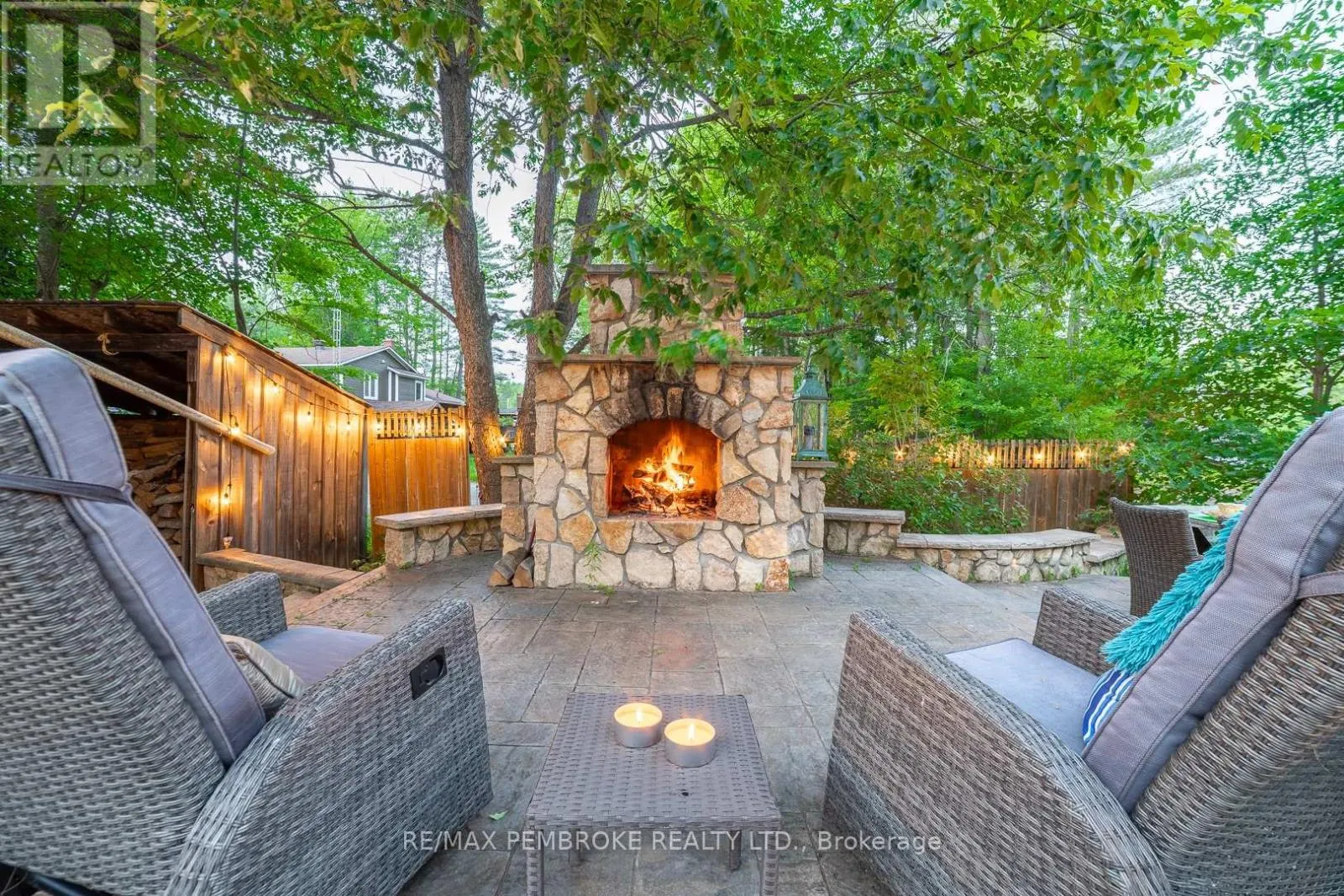 559 BLACK BAY ROAD