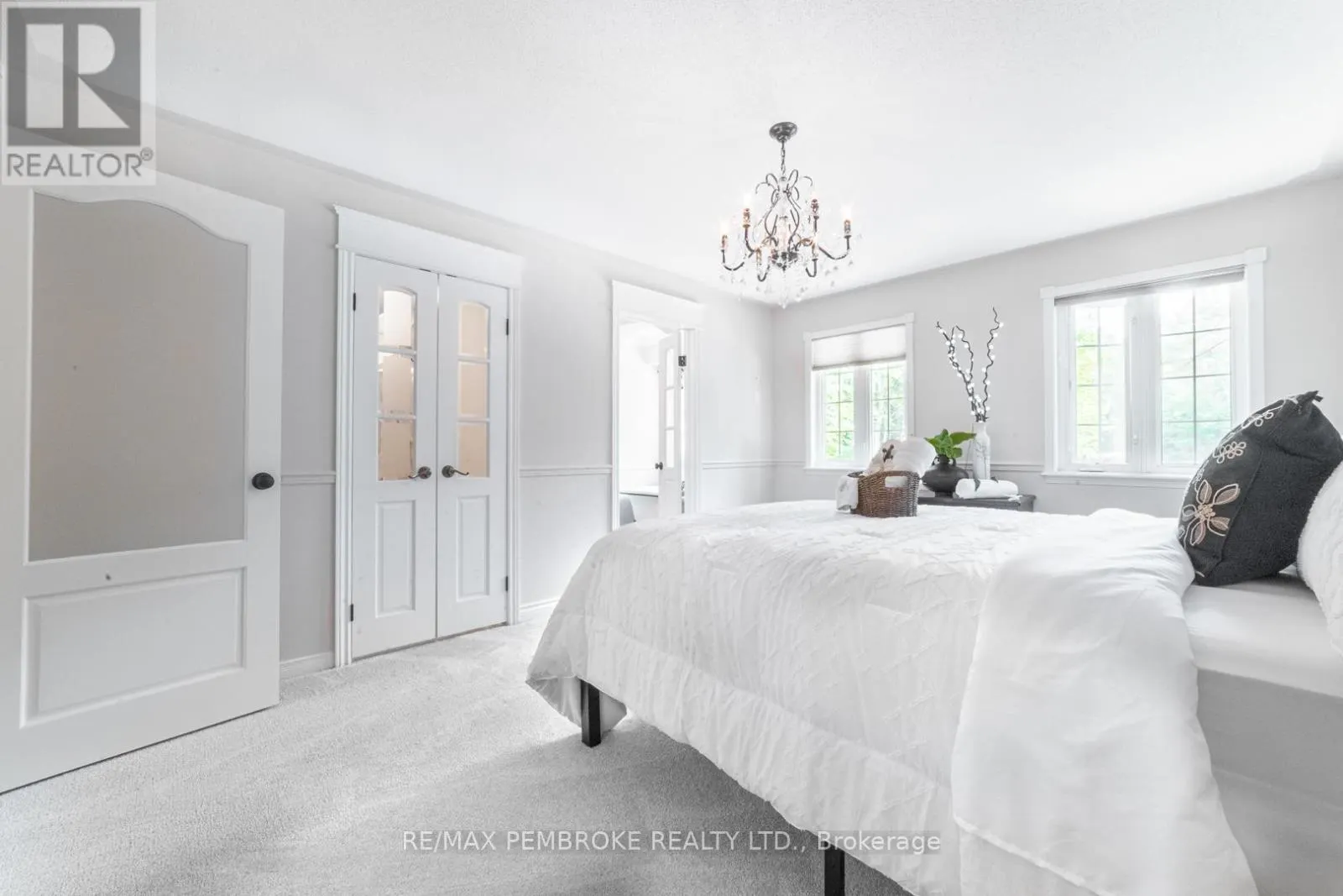 559 BLACK BAY ROAD