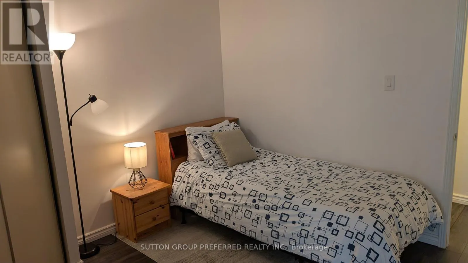 1207 - 695 RICHMOND STREET, #1207