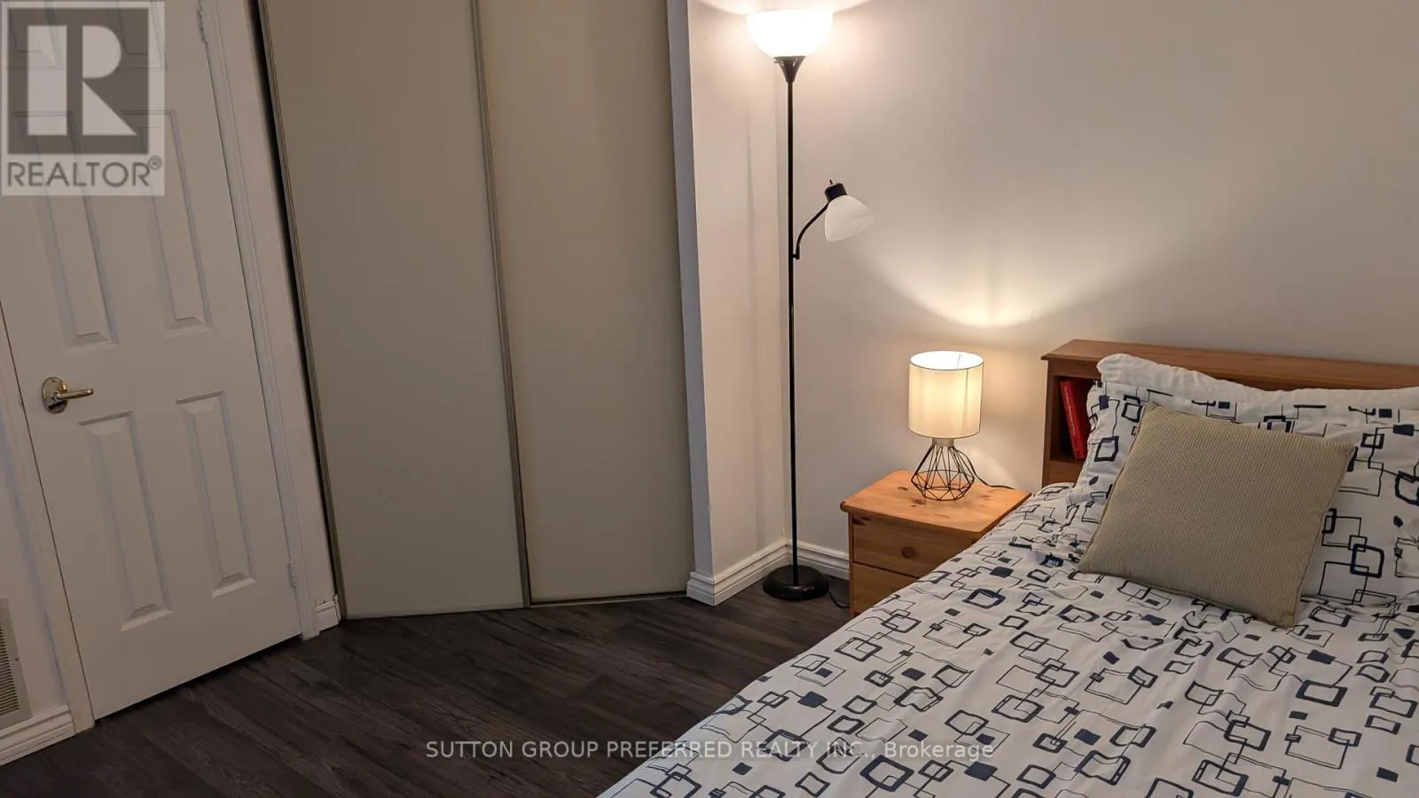1207 - 695 RICHMOND STREET, #1207