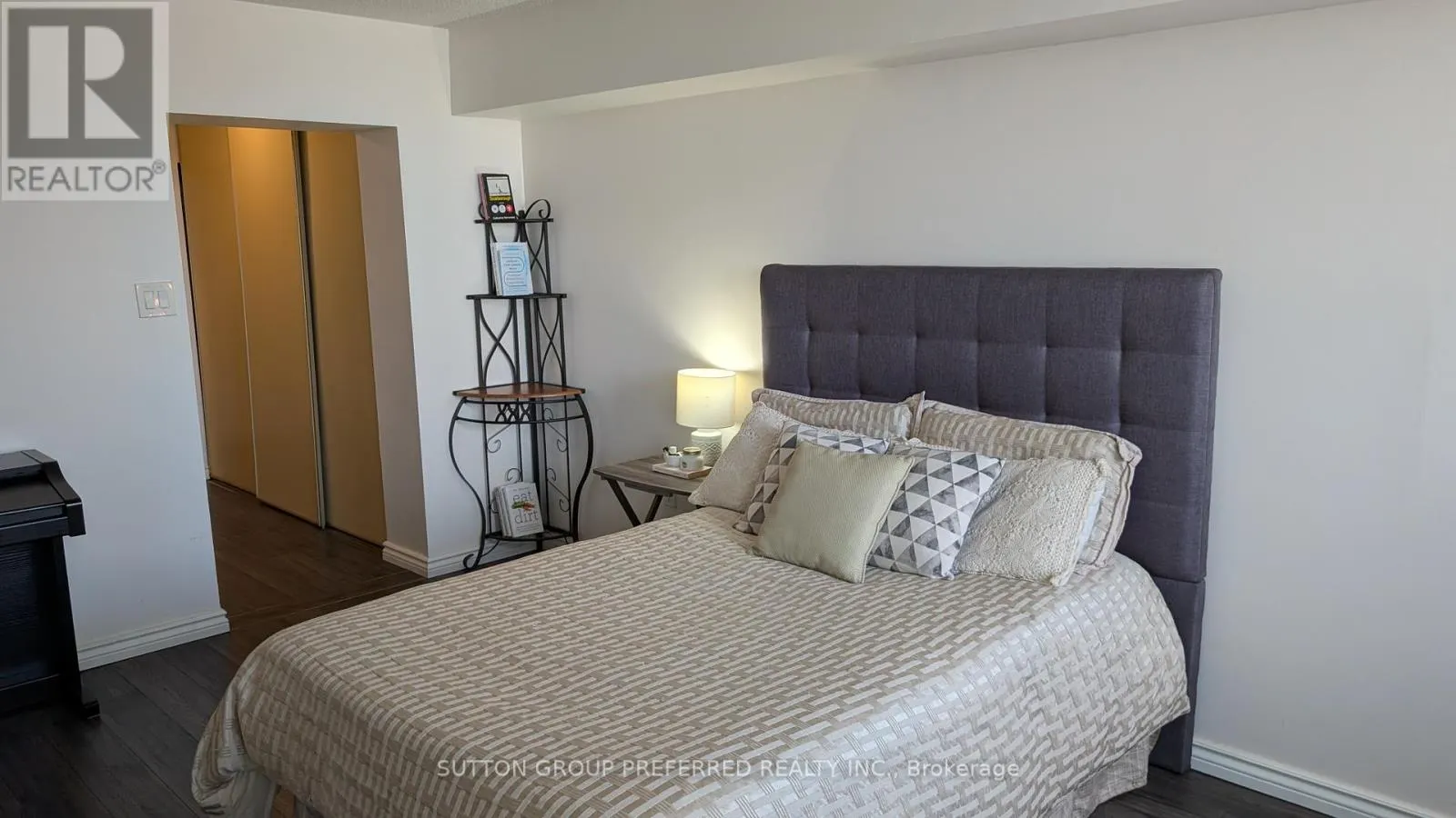 1207 - 695 RICHMOND STREET, #1207