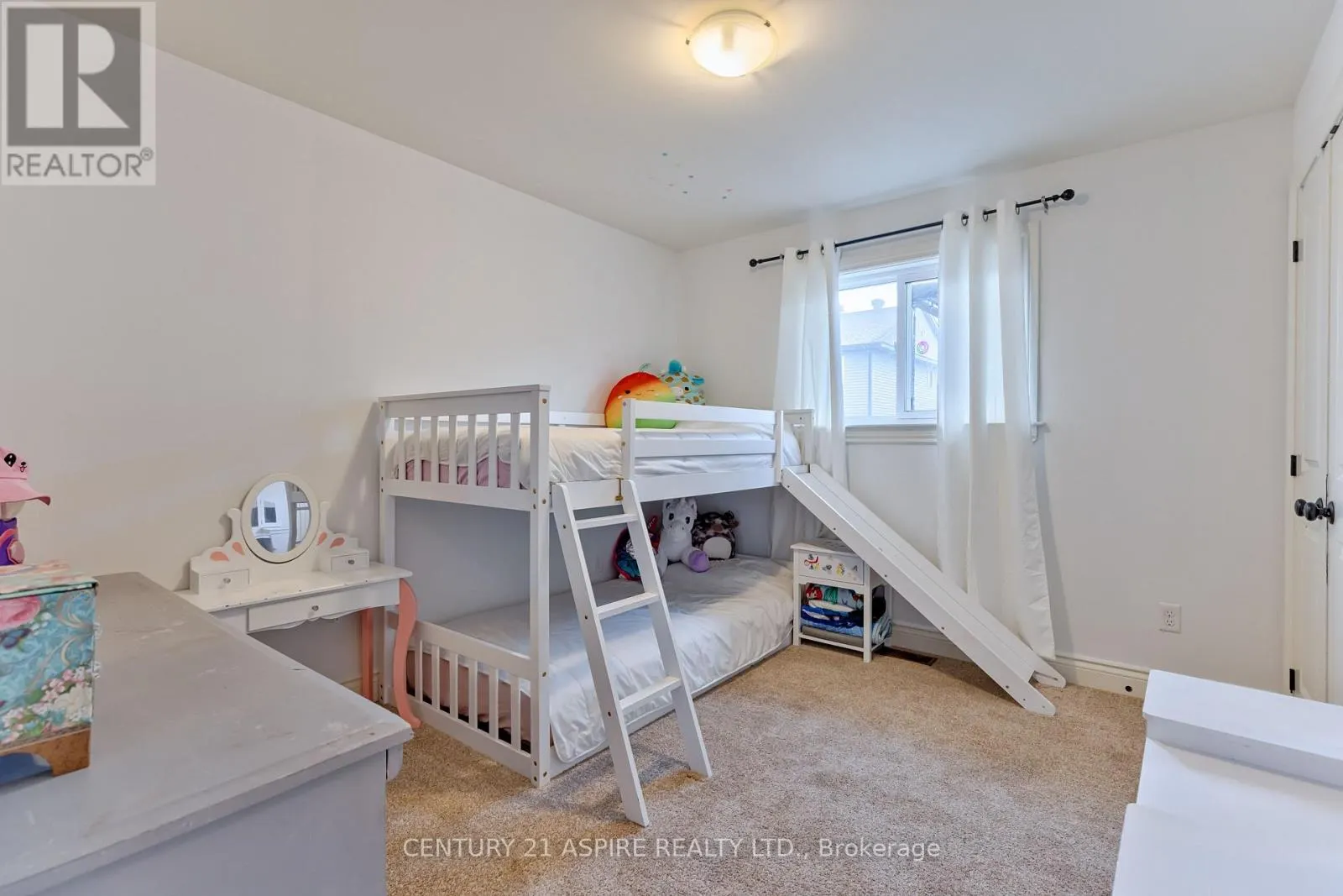 520 GARDNER CRESCENT