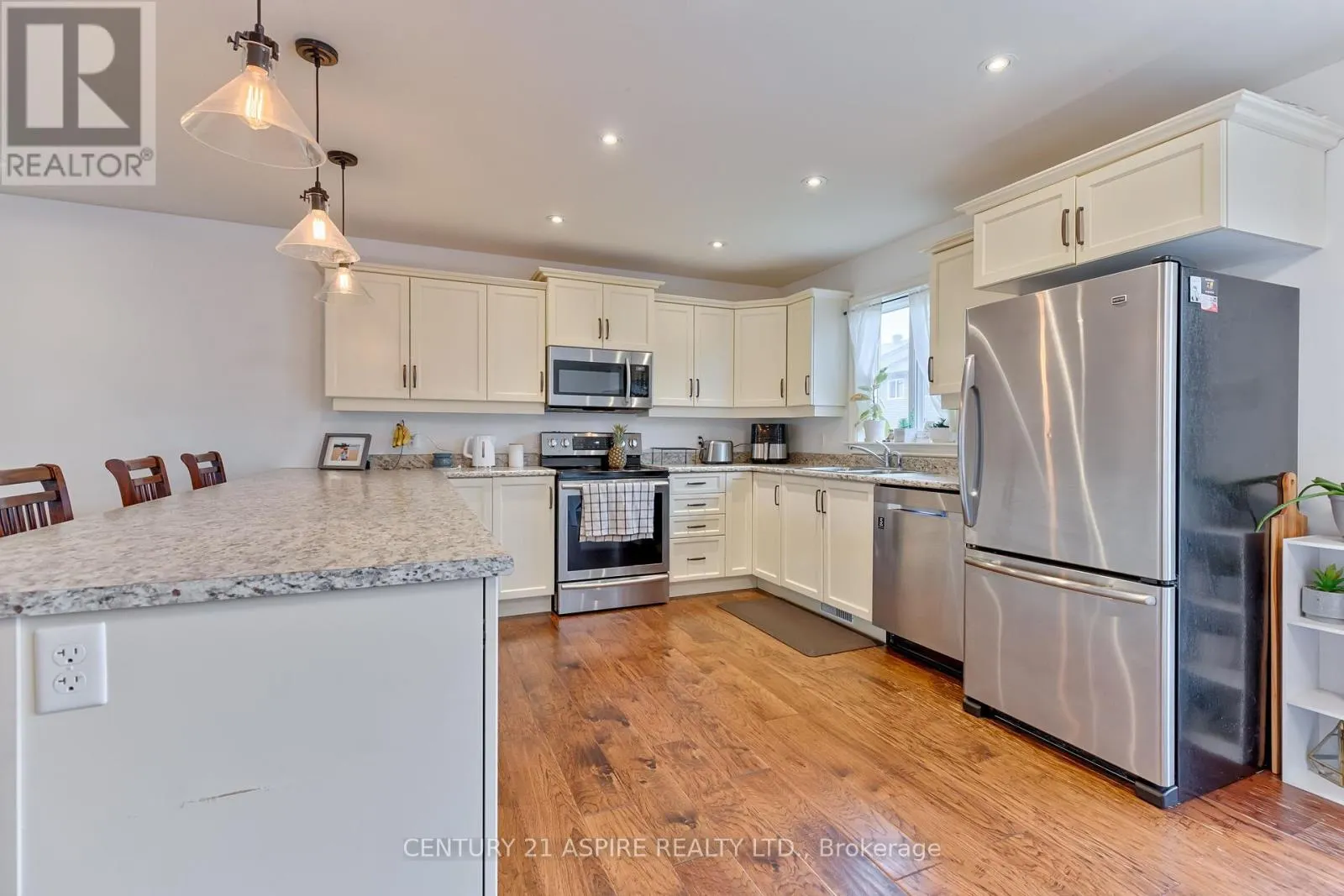 520 GARDNER CRESCENT