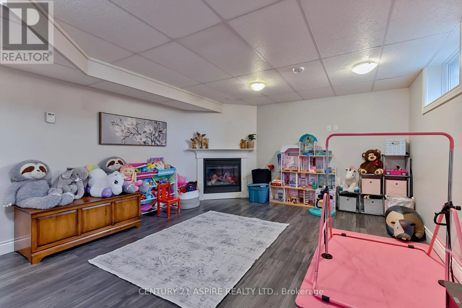 520 GARDNER CRESCENT