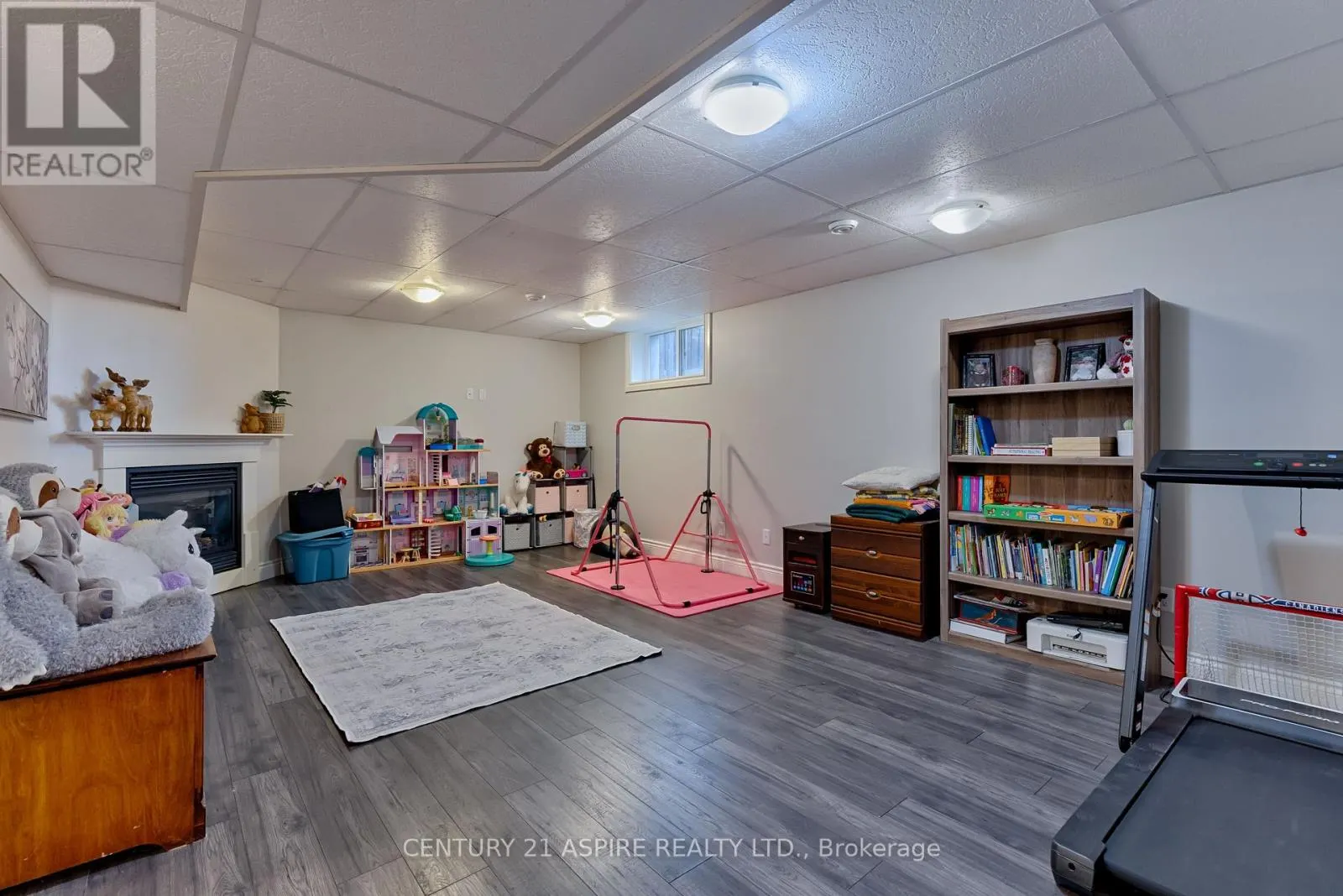 520 GARDNER CRESCENT
