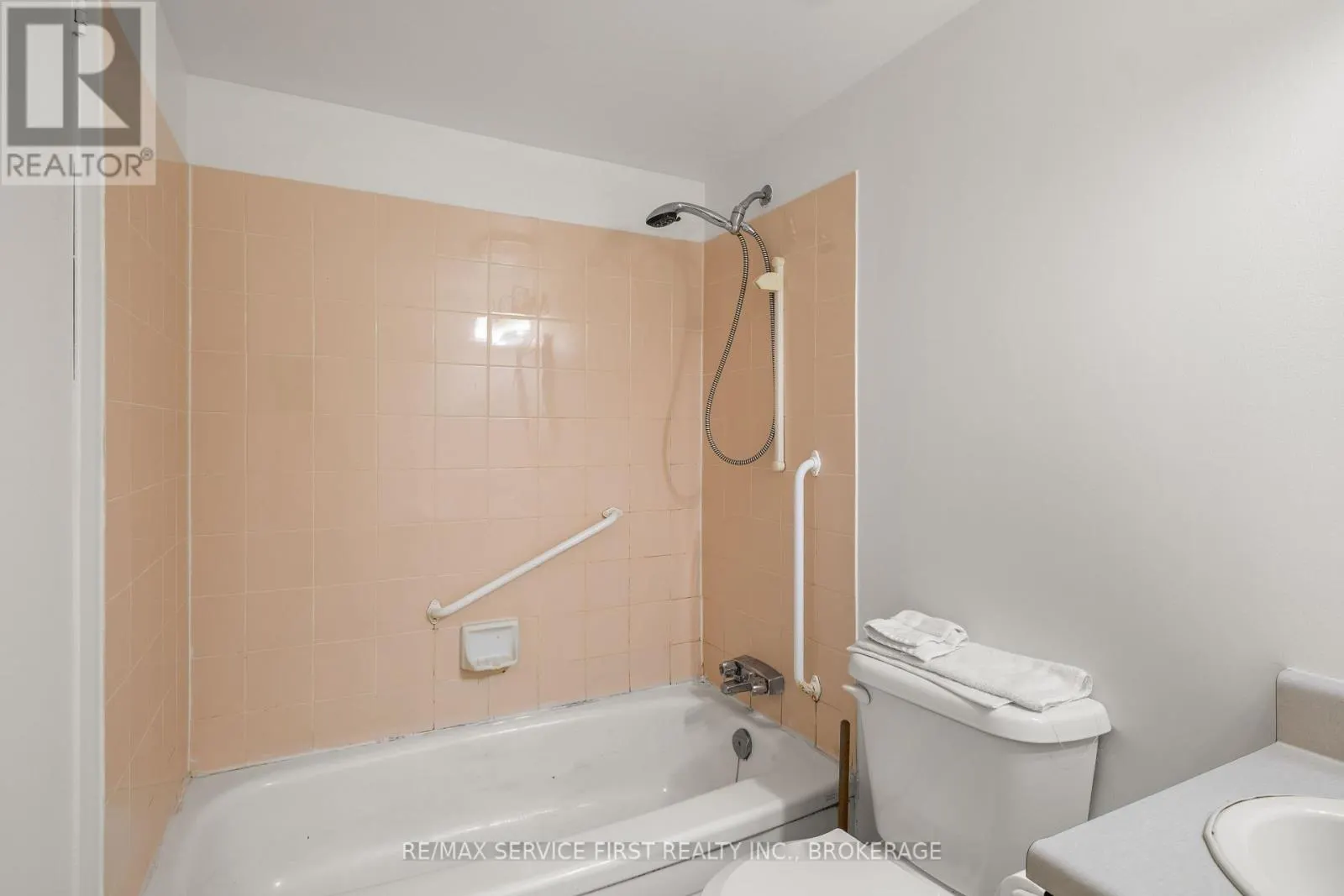 105 - 550 TALBOT PLACE, #105