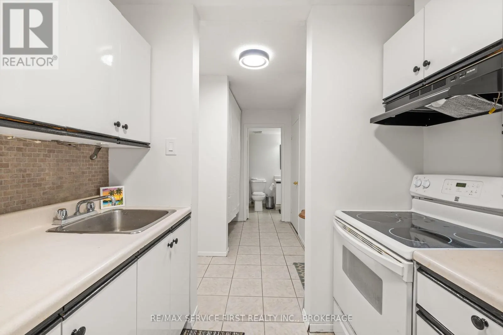 105 - 550 TALBOT PLACE, #105