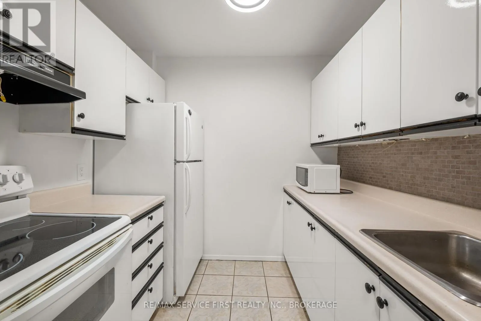 105 - 550 TALBOT PLACE, #105