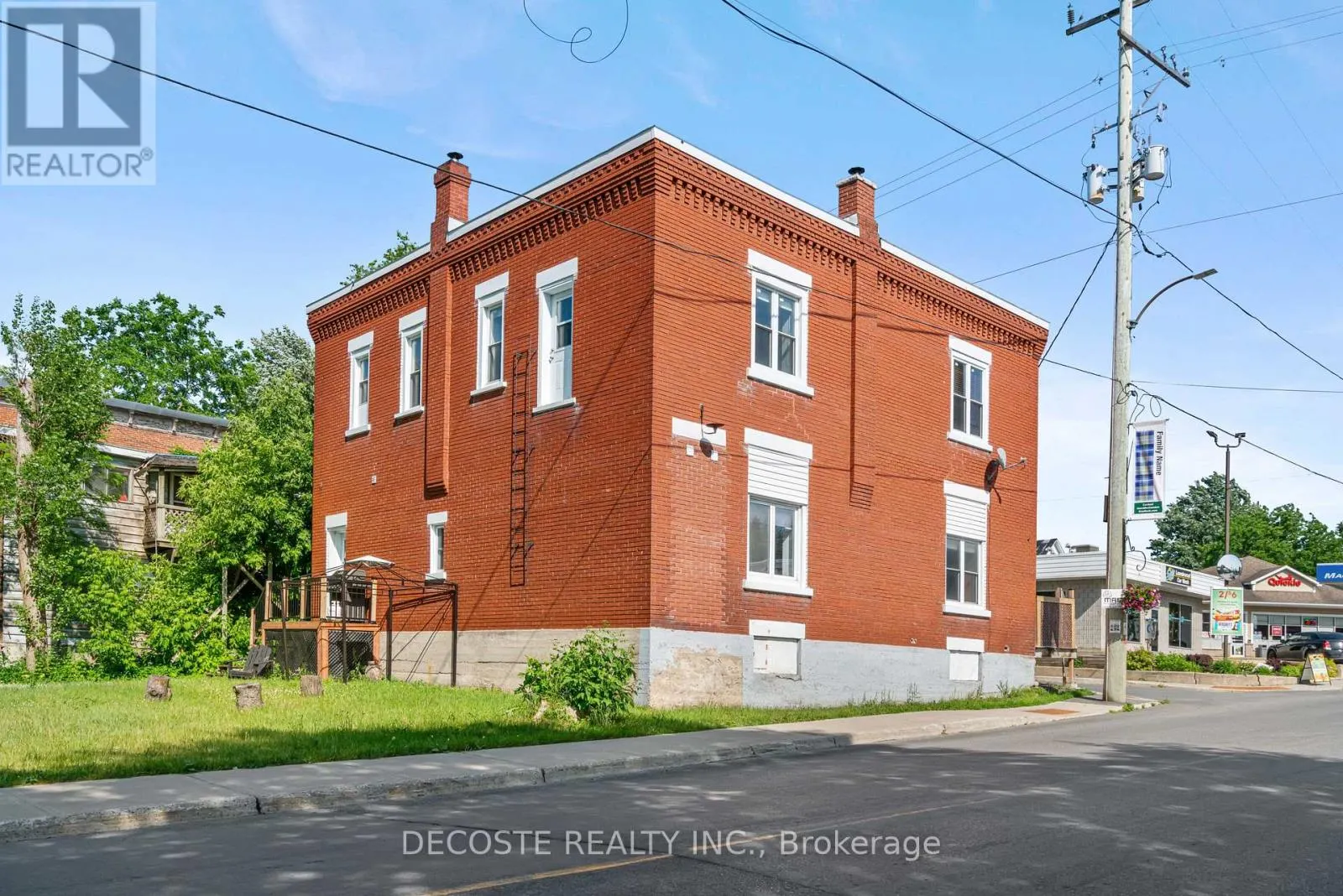 1 MECHANIC STREET E