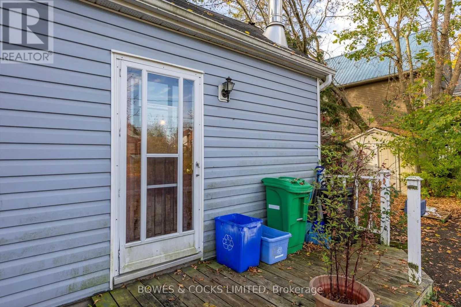 633 DOWNIE STREET