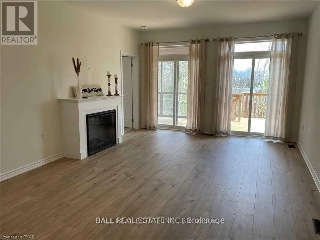 43 - 17 LAKEWOOD CRESCENT, #43