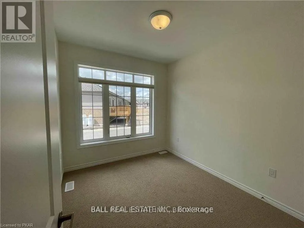 43 - 17 LAKEWOOD CRESCENT, #43