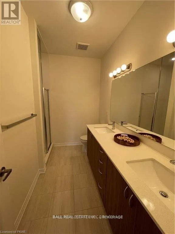 43 - 17 LAKEWOOD CRESCENT, #43