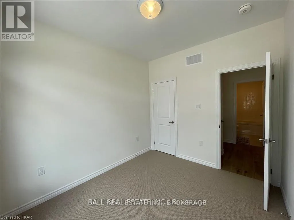 43 - 17 LAKEWOOD CRESCENT, #43