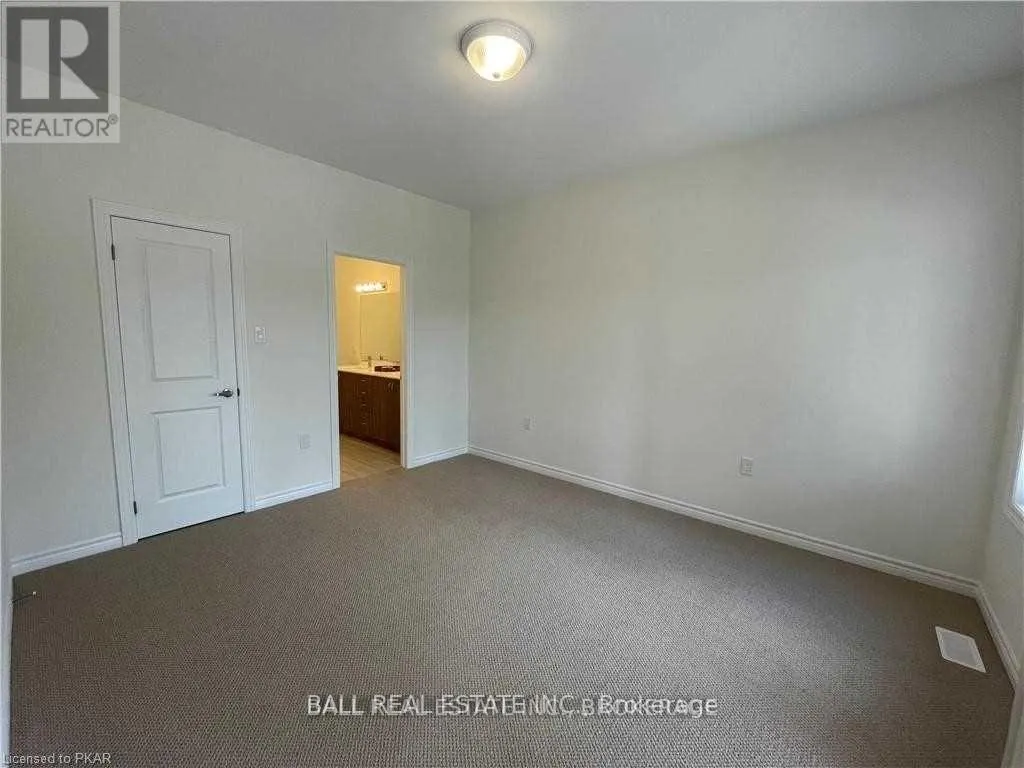 43 - 17 LAKEWOOD CRESCENT, #43