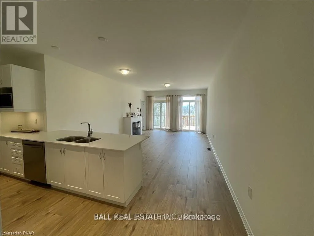 43 - 17 LAKEWOOD CRESCENT, #43