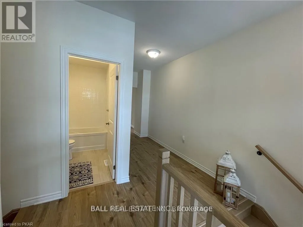 43 - 17 LAKEWOOD CRESCENT, #43