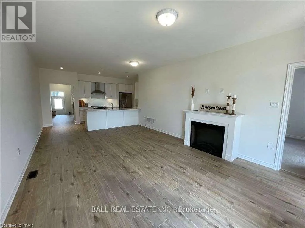 43 - 17 LAKEWOOD CRESCENT, #43