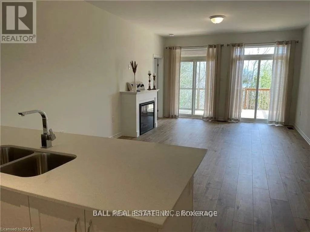 43 - 17 LAKEWOOD CRESCENT, #43
