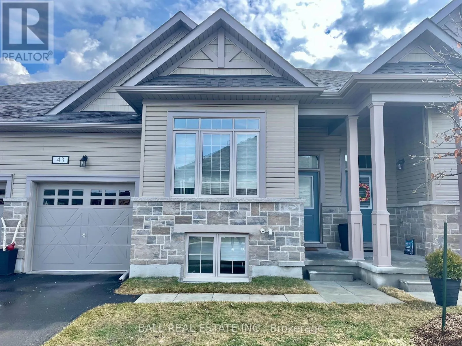 43 - 17 LAKEWOOD CRESCENT, #43