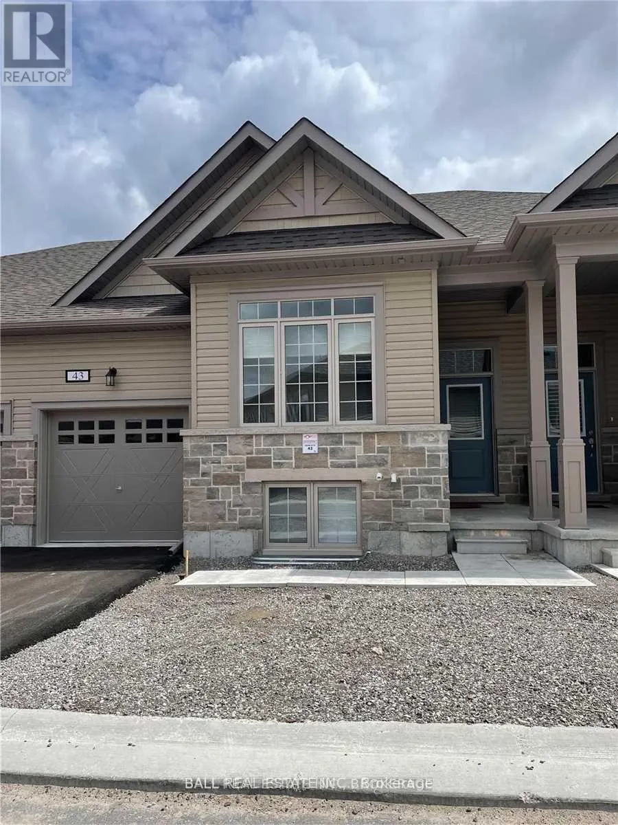 43 - 17 LAKEWOOD CRESCENT, #43