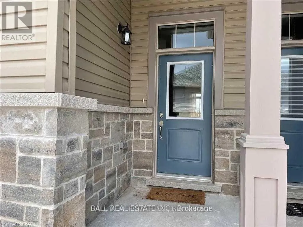 43 - 17 LAKEWOOD CRESCENT, #43