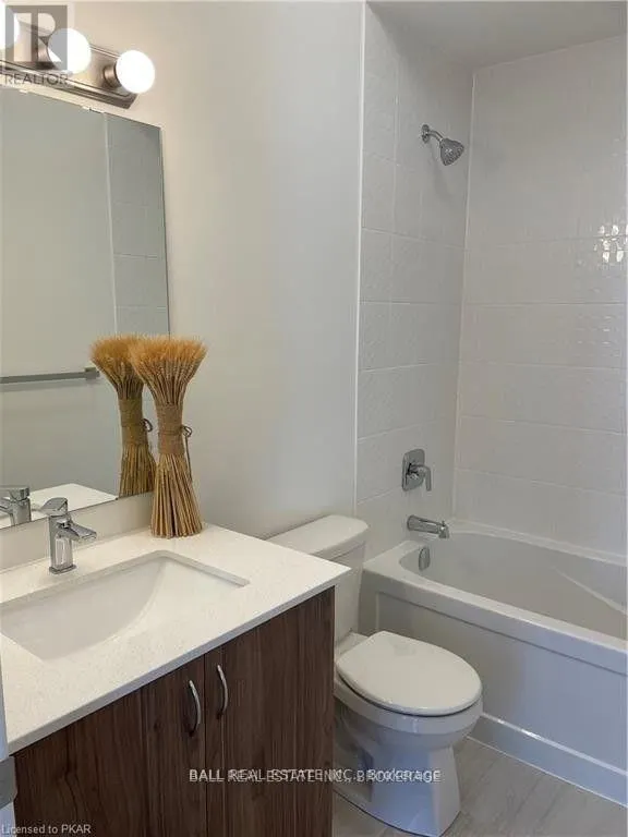 43 - 17 LAKEWOOD CRESCENT, #43