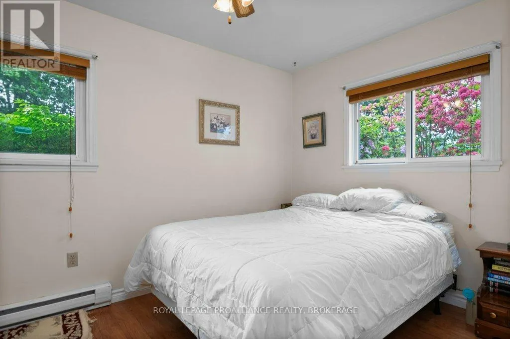 27 BERRY LANE