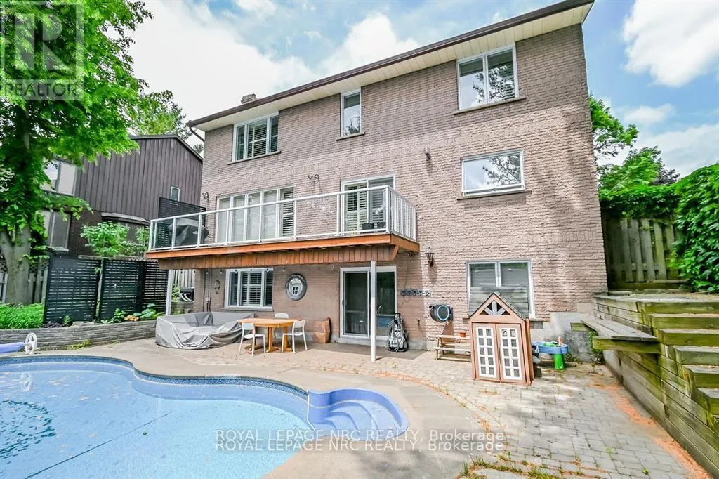 11 FOREST HILL CRESCENT