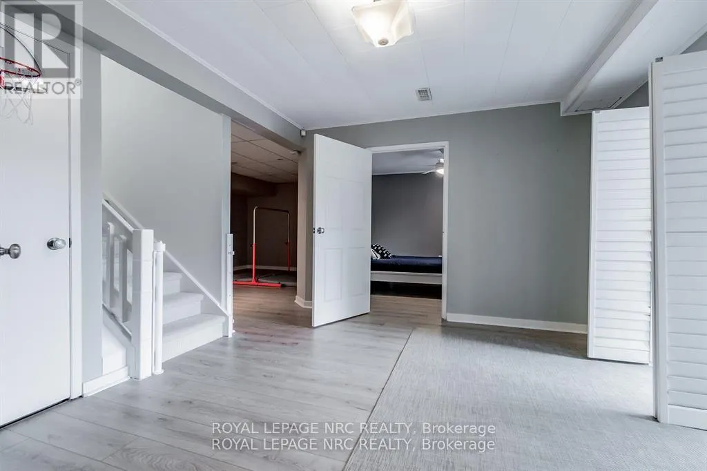 11 FOREST HILL CRESCENT
