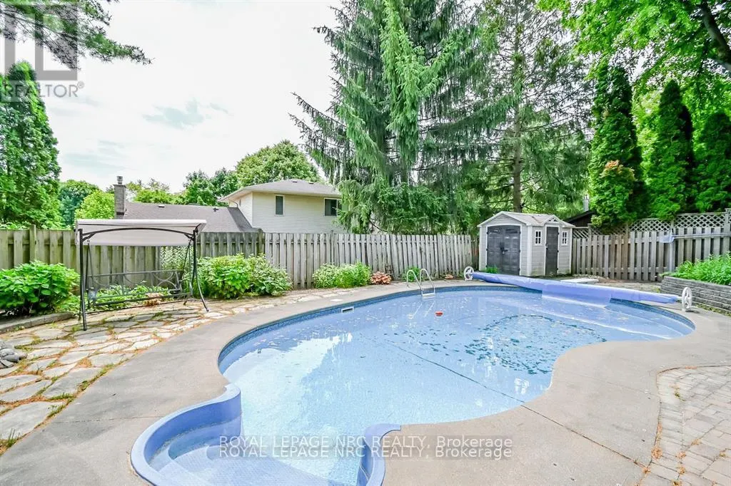 11 FOREST HILL CRESCENT