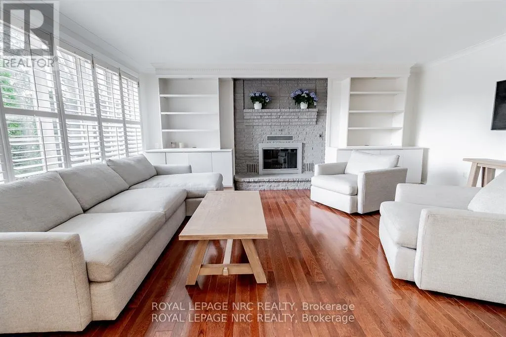11 FOREST HILL CRESCENT