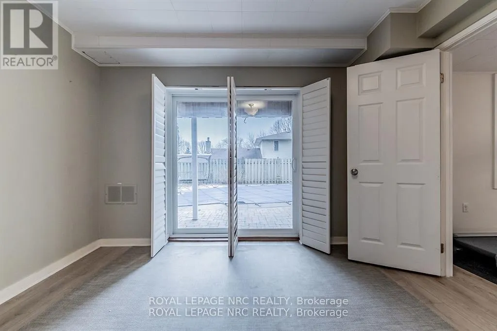11 FOREST HILL CRESCENT