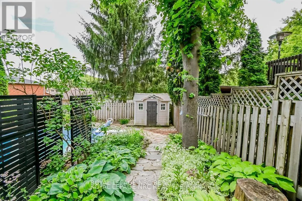 11 FOREST HILL CRESCENT
