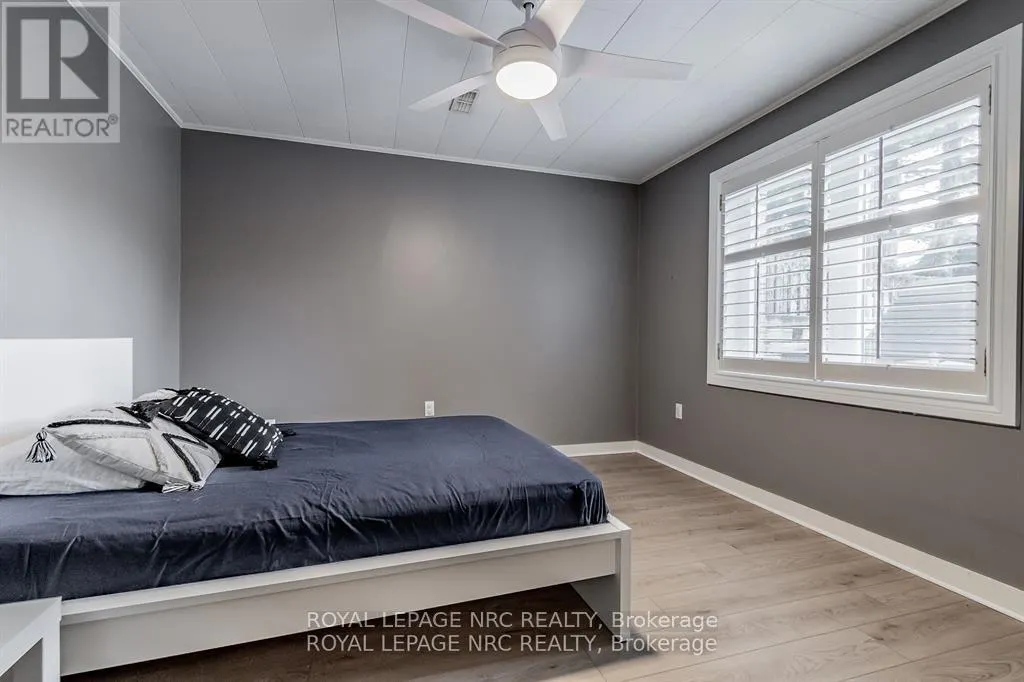 11 FOREST HILL CRESCENT