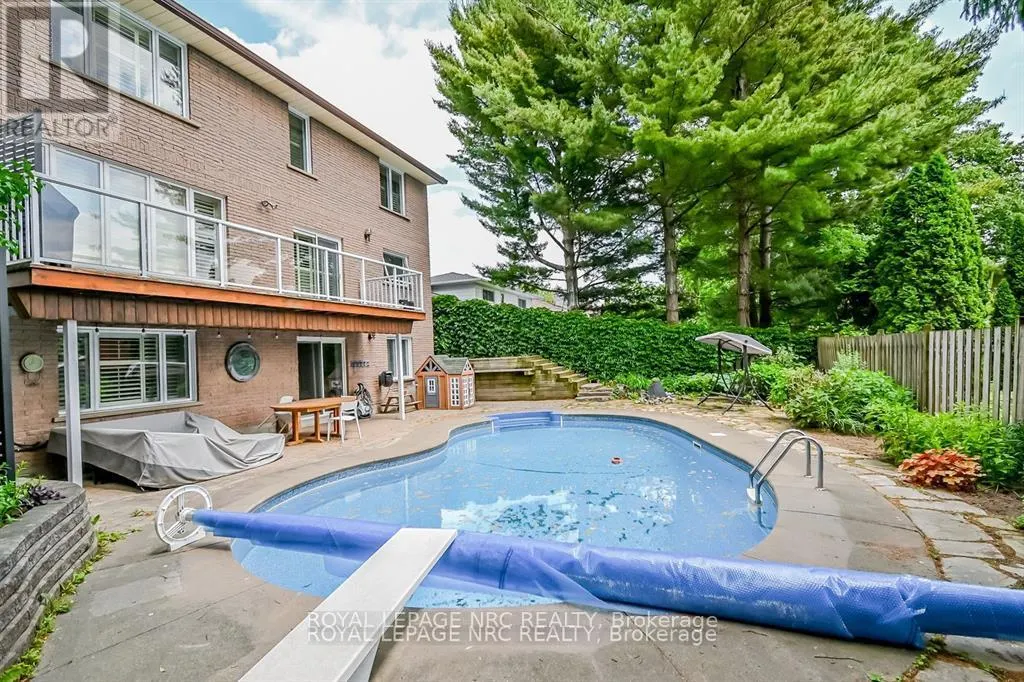 11 FOREST HILL CRESCENT