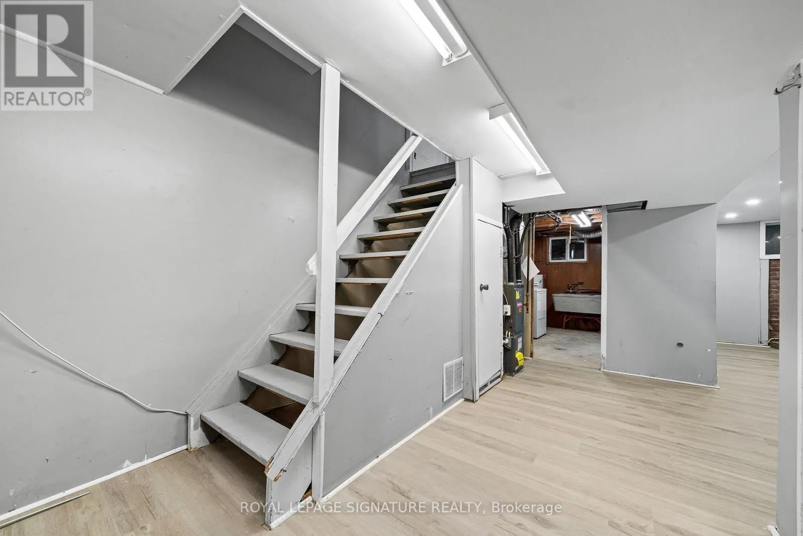 32A CROSSLEY DRIVE